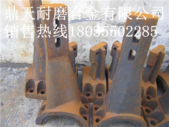 山東圓友750砼攪拌機(jī)弧襯板、中刮刀、側(cè)刮刀熱銷中