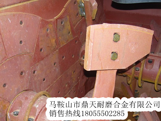 陜西興平1000混凝土攪拌機(jī)側(cè)襯板、側(cè)刮刀、側(cè)下刮刀價(jià)格
