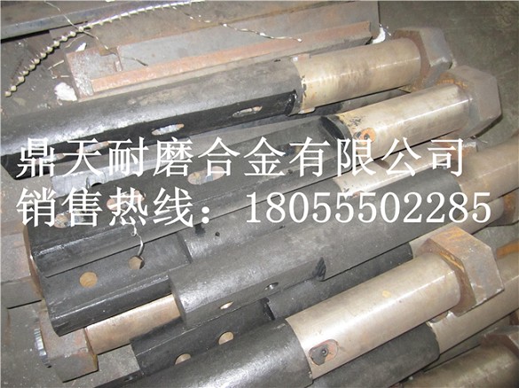 南方路機(jī)攪拌站成套耐磨件，南方路機(jī)1500B4口襯板、左右側(cè)葉片