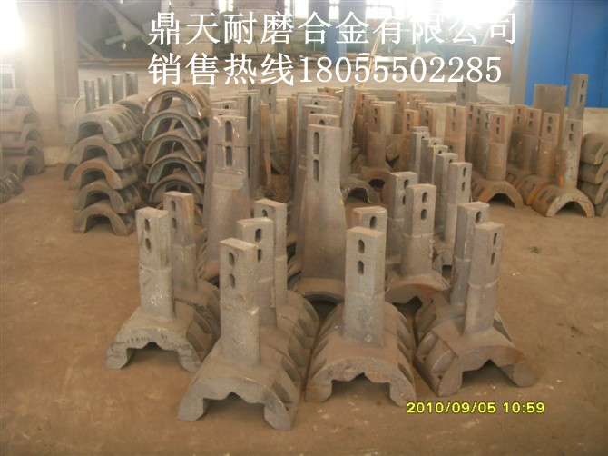 南方路機(jī)2000C商泥混站中葉片，側(cè)刮刀、左右攪拌臂火熱銷售中
