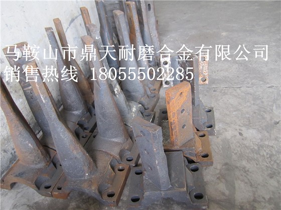 韶關(guān)新宇JS750混凝土攪拌站中間葉片、兩側(cè)刮刀、口襯板廠家電話